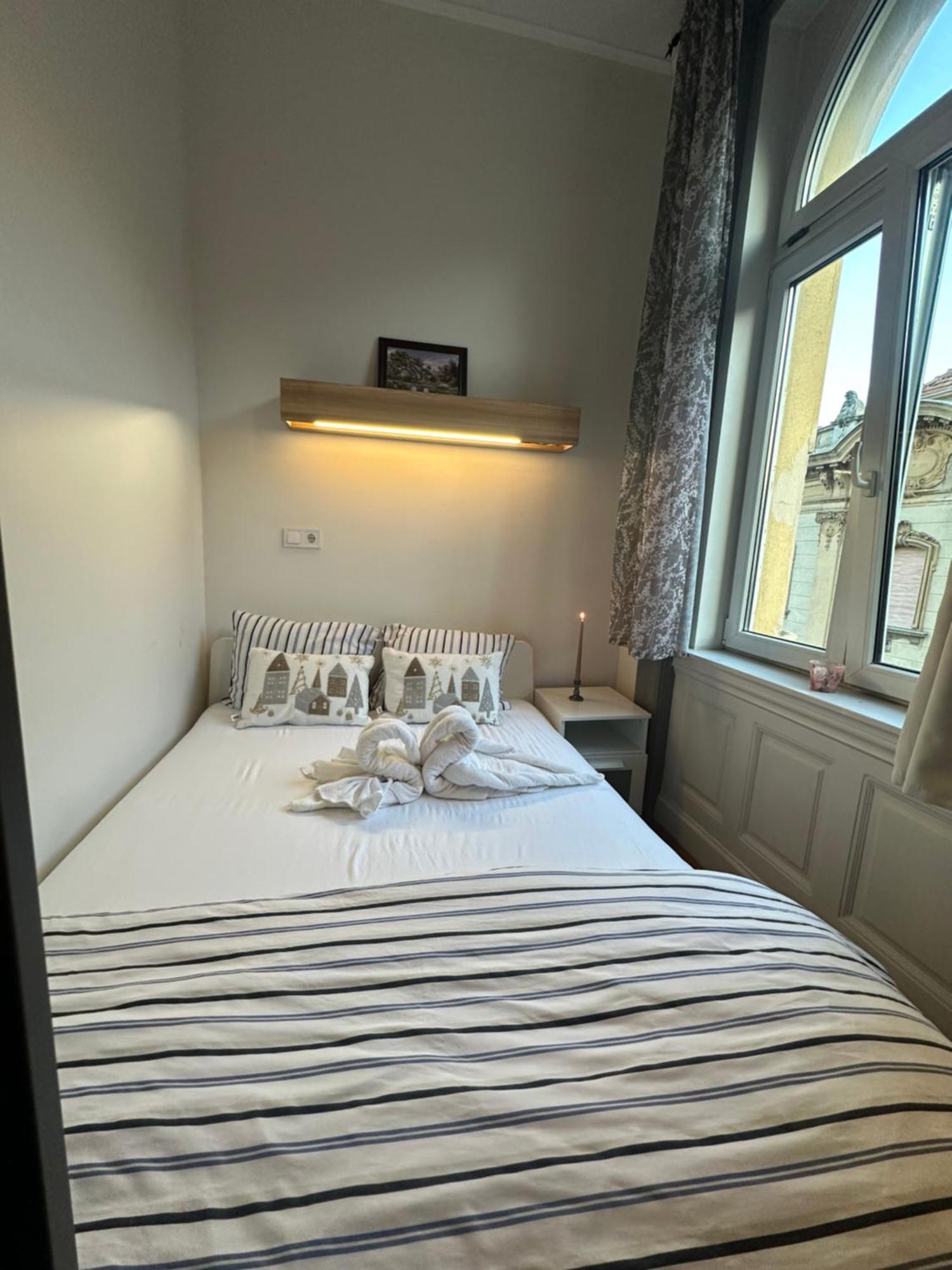 Saffron Center Close To Newyork Cafe Apartman Budapest