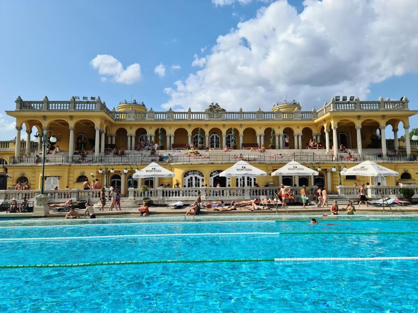 Saffron Center Close To Newyork Cafe Apartman Budapest